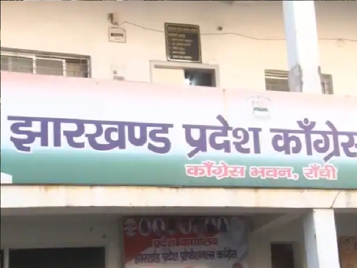 तीन मंत्रियों पर लटक रही है तलवार, नये चेहरों को मिल सकता है मौका, महिला विधायकों की चर्चा तेज | The sword is hanging on three ministers, new faces may get a