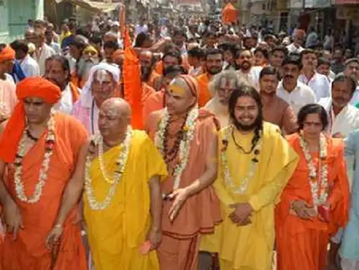 यह फोटो 5 अक्टूबर 2015 की है। उस दिन वाराणसी में मैदागिन से गोदौलिया तक अन्याय प्रतिकार यात्रा निकाली गई थी।