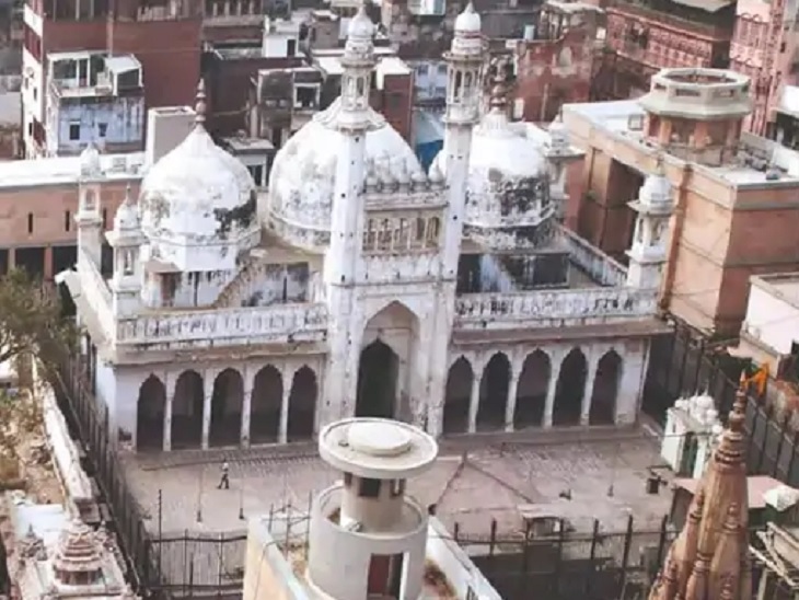 ज्ञानवापी मस्जिद से जुड़े अलग-अलग केस की सुनवाई जिला अदालत से लेकर सुप्रीम कोर्ट तक चल रही है।