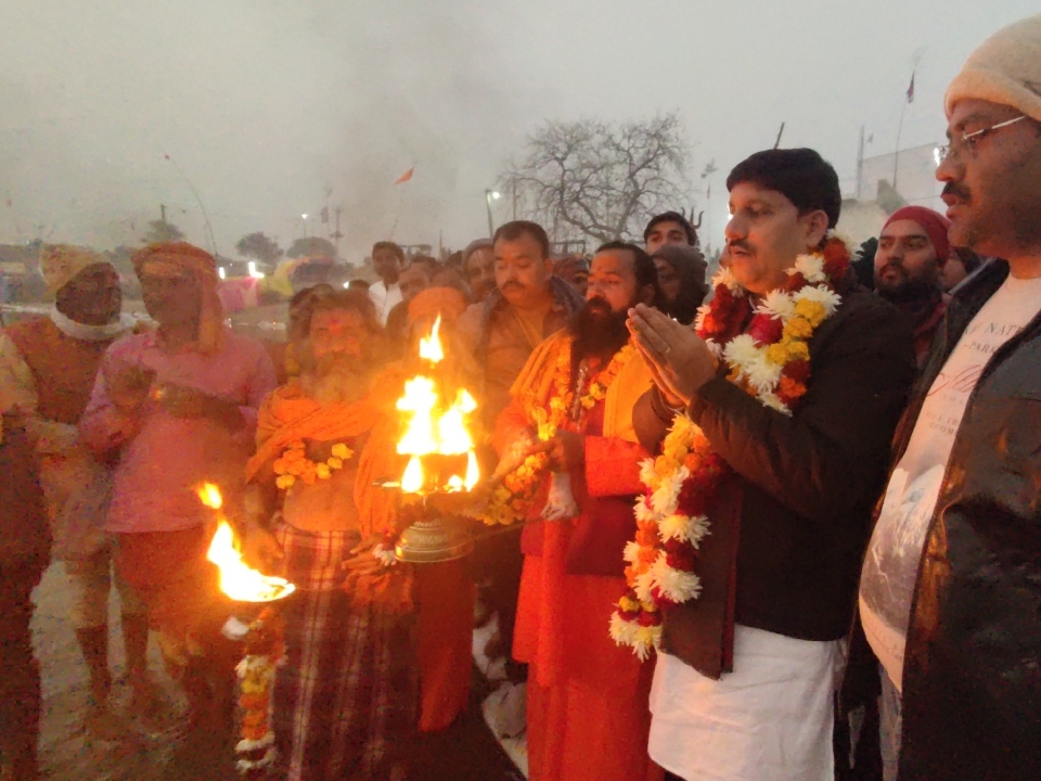 Barkhandi Colonelganj MLA performed Mahaarti with Barkhandi Nath Mahant ...
