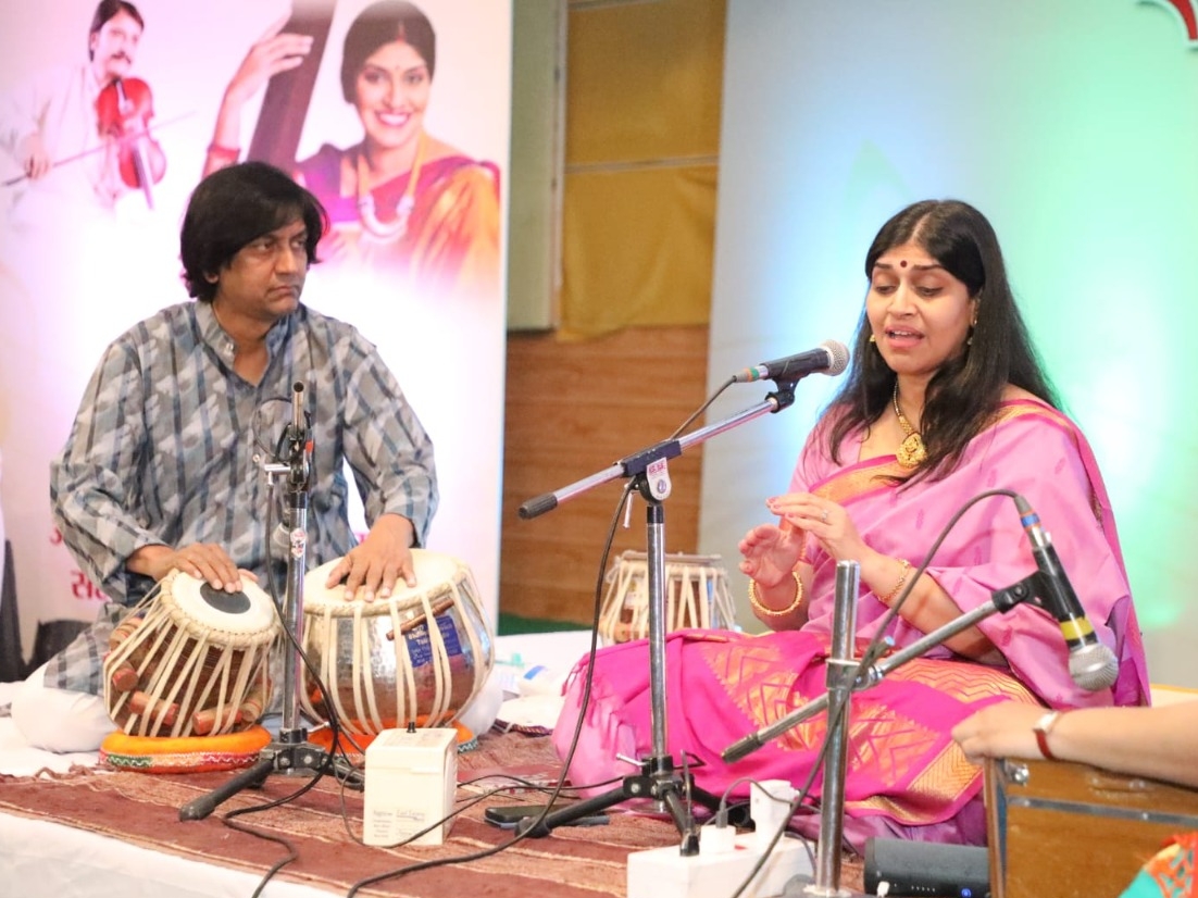 Presentation of ViolinSitarSarod and Tabla's duet sung by singer