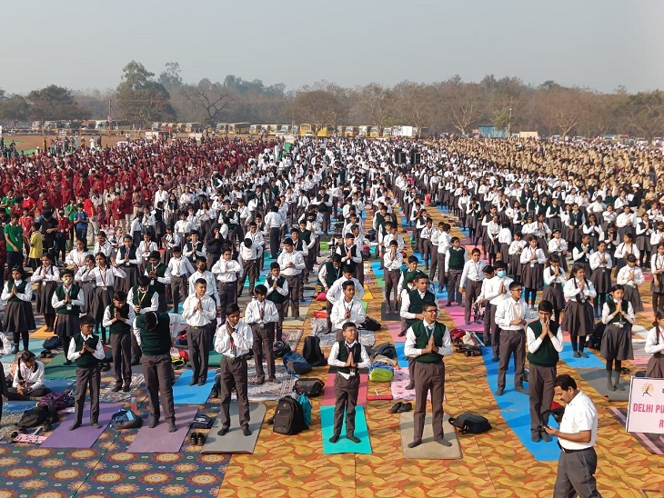 23 स्कूलों के बच्चों ने किया 108 राउंड सूर्य नमस्कार
