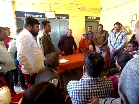 भाजपा कार्यकर्ता ने शिकायत की तो आपा खो बैठे पूर्व मंत्री गौरीशंकर बिसेन।