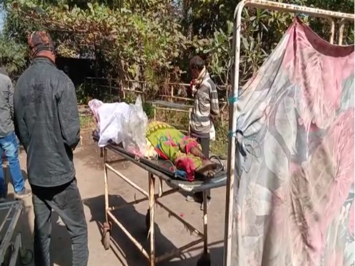 शव को पोस्टमॉर्टम के लिए भिजवाया गया।