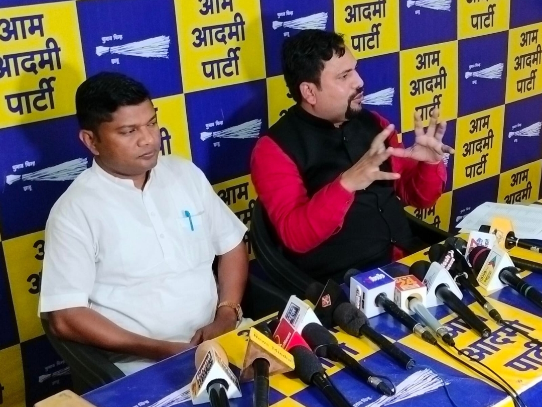 प्रदेश प्रभारी संजीव ने रायपुर में पत्रकारों से चर्चा की। - Dainik Bhaskar