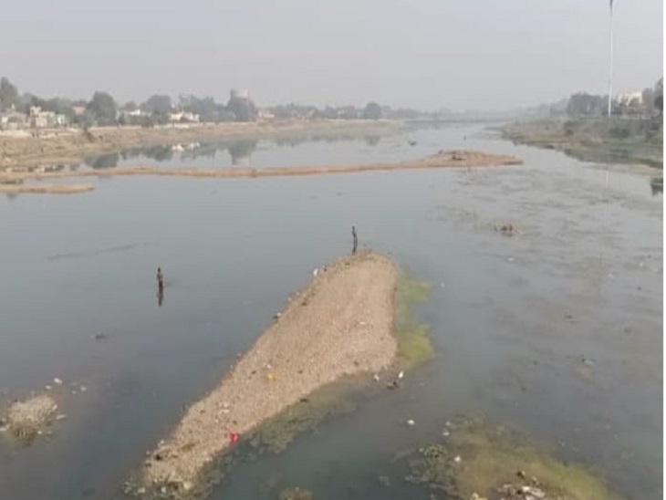 शासन ने नए ठेके में बढ़ा दी है कीमत।