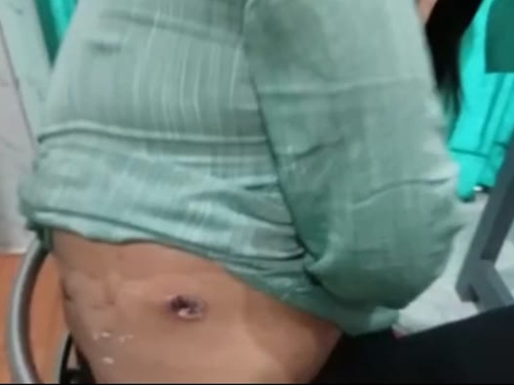 आरोप है कि मोहम्मद आलम ने अपने कजिन नूर आलम से छात्रा को गोली मारवा दी थी।