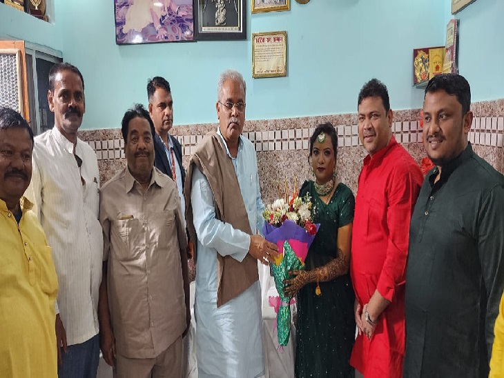 ;युवा कांग्रेस के पूर्व कार्यकारी अध्यक्ष की बहन को सीएम ने दिया आशीर्वाद।