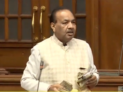 कहा- माफिया पैसे लेकर अस्पताल में नौकरी दे रहे, मुझे चुप रहने के लिए रिश्वत दी|देश,National - Dainik Bhaskar