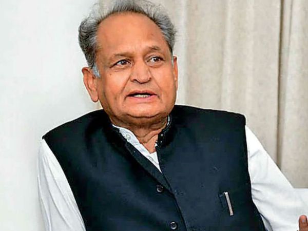 आयुष्मान भारत याेजना:सरकार का फोकस चिरंजीवी याेजना पर, नतीजा... 21 प्रतिशत गरीबाें के ही आयुष्मान कार्ड बन पाए