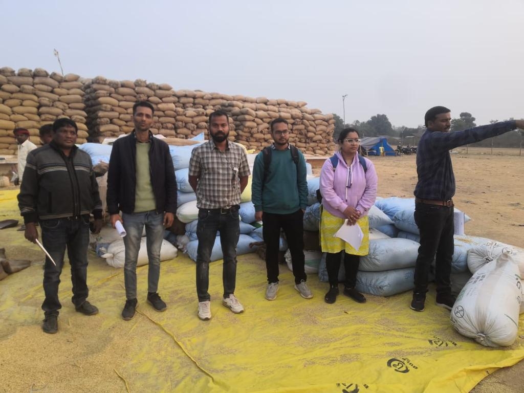 अधिकारियों ने की कार्रवाई।