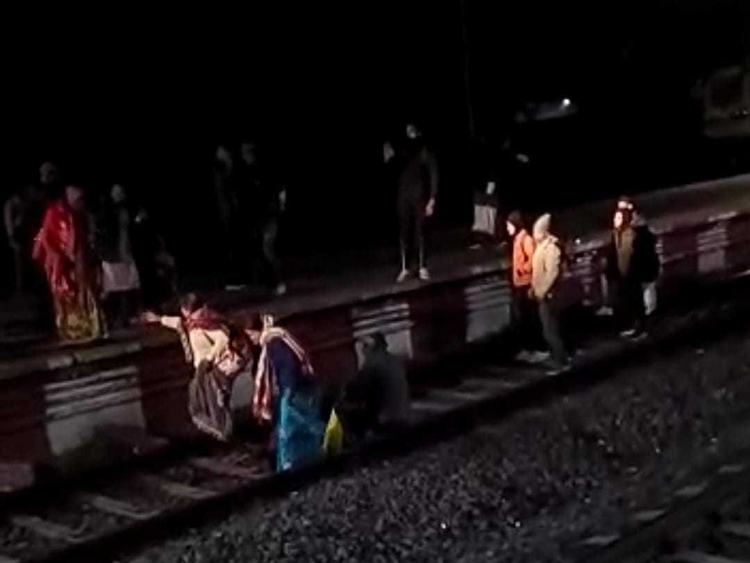due-to-non-availability-of-space-in-the-train-the-mela-special-train
