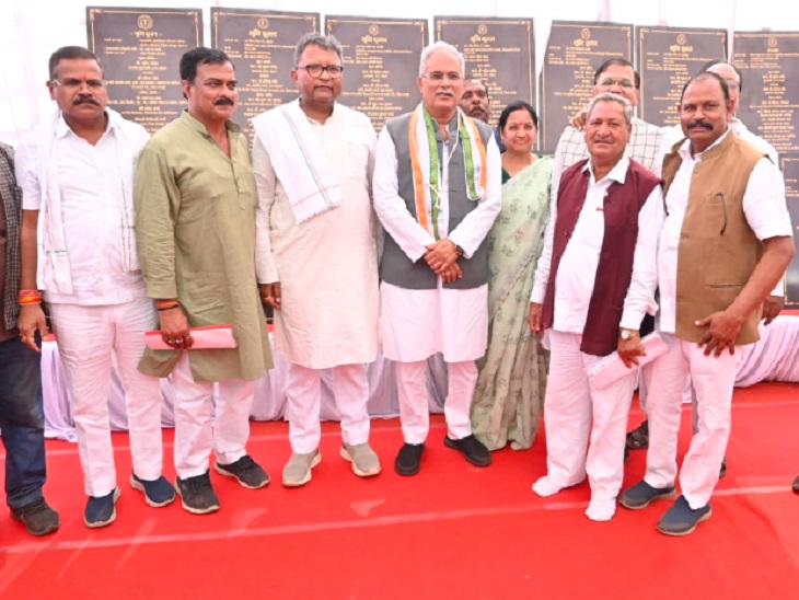 CM भूपेश के साथ कांग्रेस के वरिष्ठ नेता शैलेश नितिन त्रिवेदी भी मौजूद रहे।