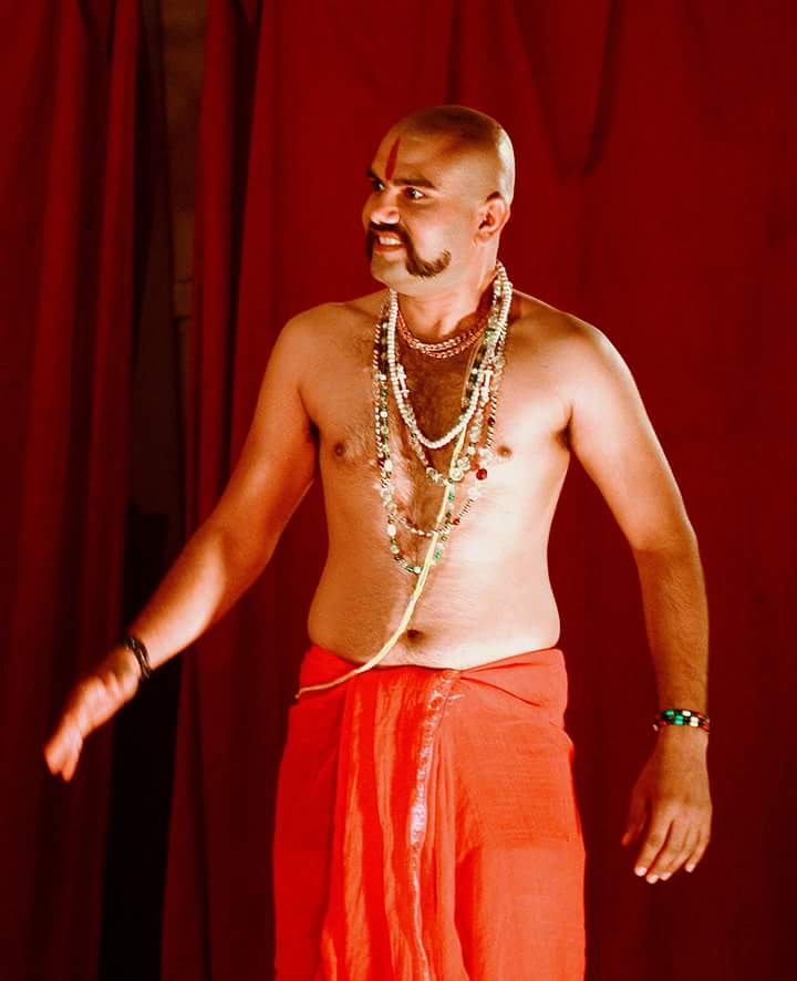 टीवी सीरियल और फिल्मों के साथ संदीप ने कई नाटक भी किए हैं।