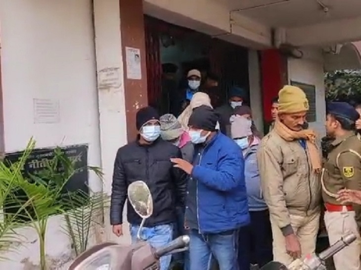 IB की टीम ने पकड़े गए 9 आरोपी और पुलिस से इस मामले के बारे में पूरी जानकारी ली।