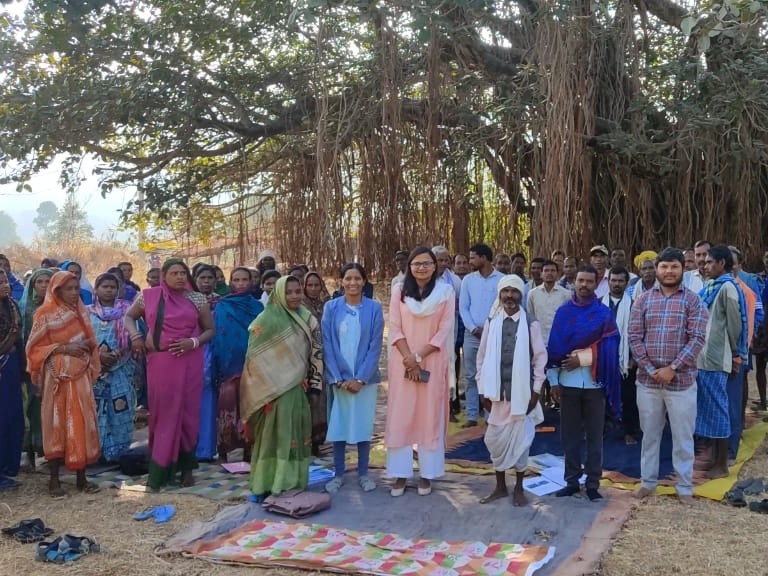 कलेक्टर ऋचा प्रकाश चौधरी।