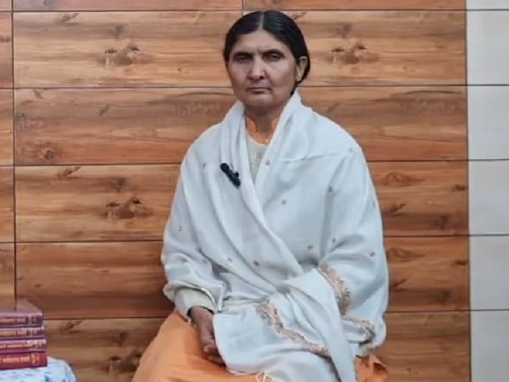 गुरुकुल में बालिकाओं को दे रही निशुल्क संस्कार वान शिक्षा | Rohtak News; Acharya of Rohtak Gurukul Dr. Sukama got Padma Shri, giving free education to girls in Gurukul 2 Yes. सुकामा