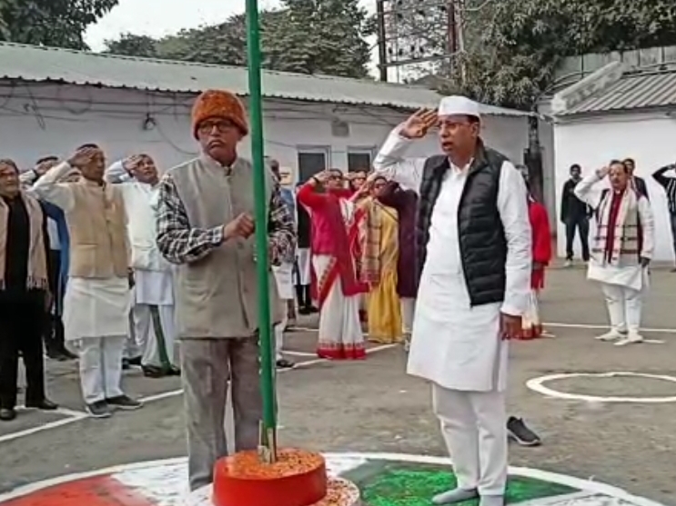 भाजपा कार्यालय में प्रदेश अध्यक्ष ने दी तिरंगे को सलामी।
