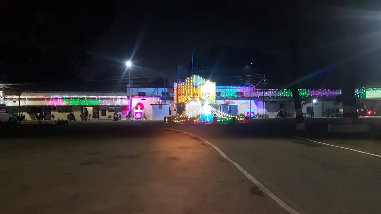 सेंट्रल जेल को भी सजाया गया।