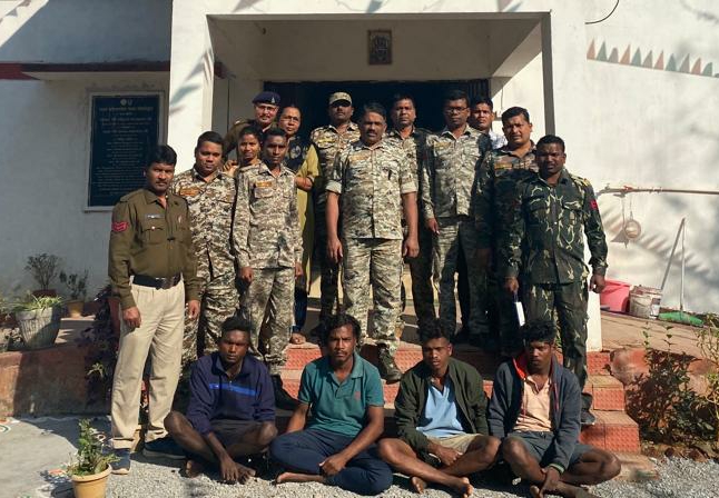 युवती का रेप करने वाले चार आरोपियों को गिरफ्तार किया गया है। - Dainik Bhaskar