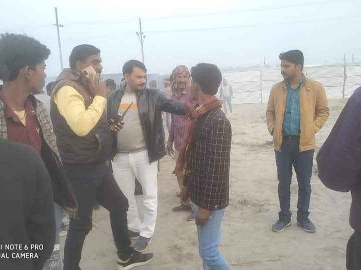 मनीषा व सुनीता 10 दिन पहले ही संगम आए थे। यहां पर मजदूरी करते थे।