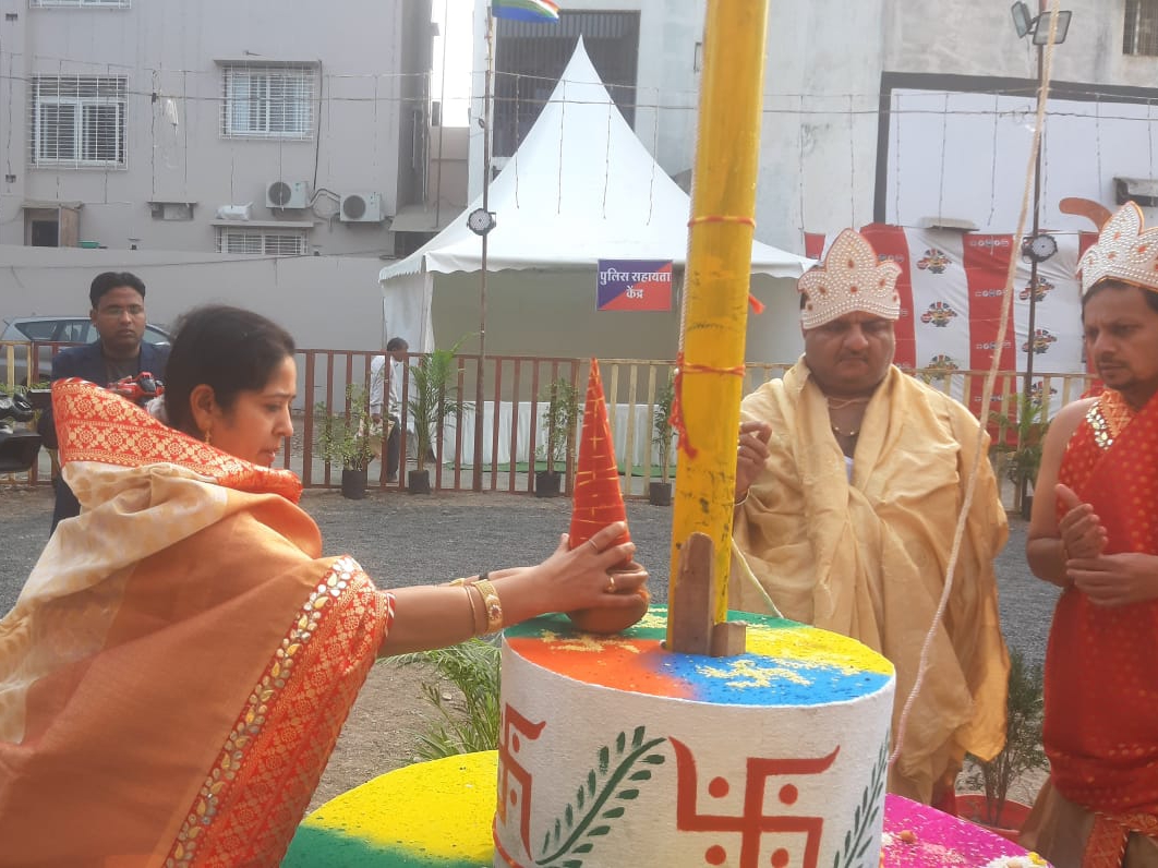 Dingbar Jain Samaj hoisted the flag in Manavar, will be organized for 7 ...