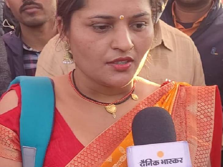 शीला अपने बेटे को लेकर दरबार में आई थीं। उनका बेटा न्यूरो का मरीज है।
