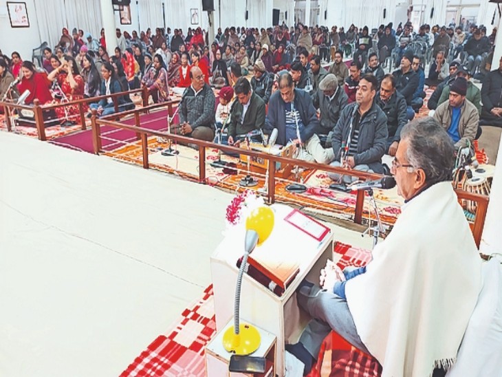 Prayer meeting started with meditation on the name of Ram in Shri Ram ...