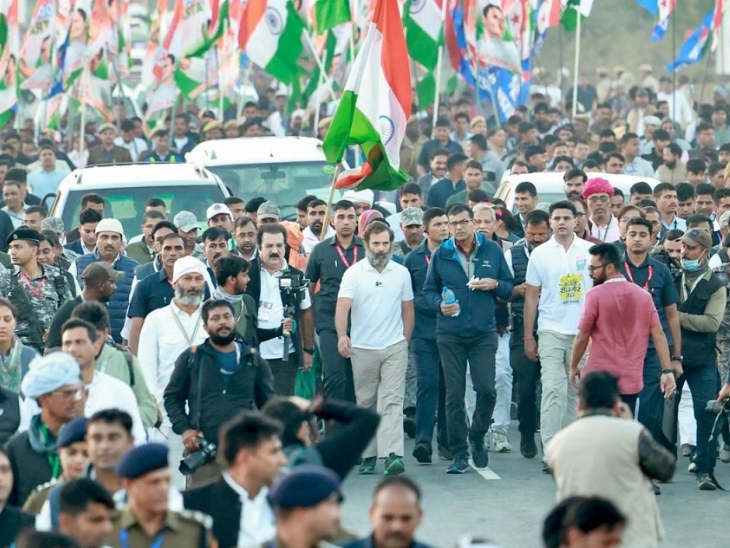 भारत जोड़ो यात्रा पूरी कर चुकी कांग्रेस जहां हाथ से हाथ जोड़ो अभियान चला रही है।