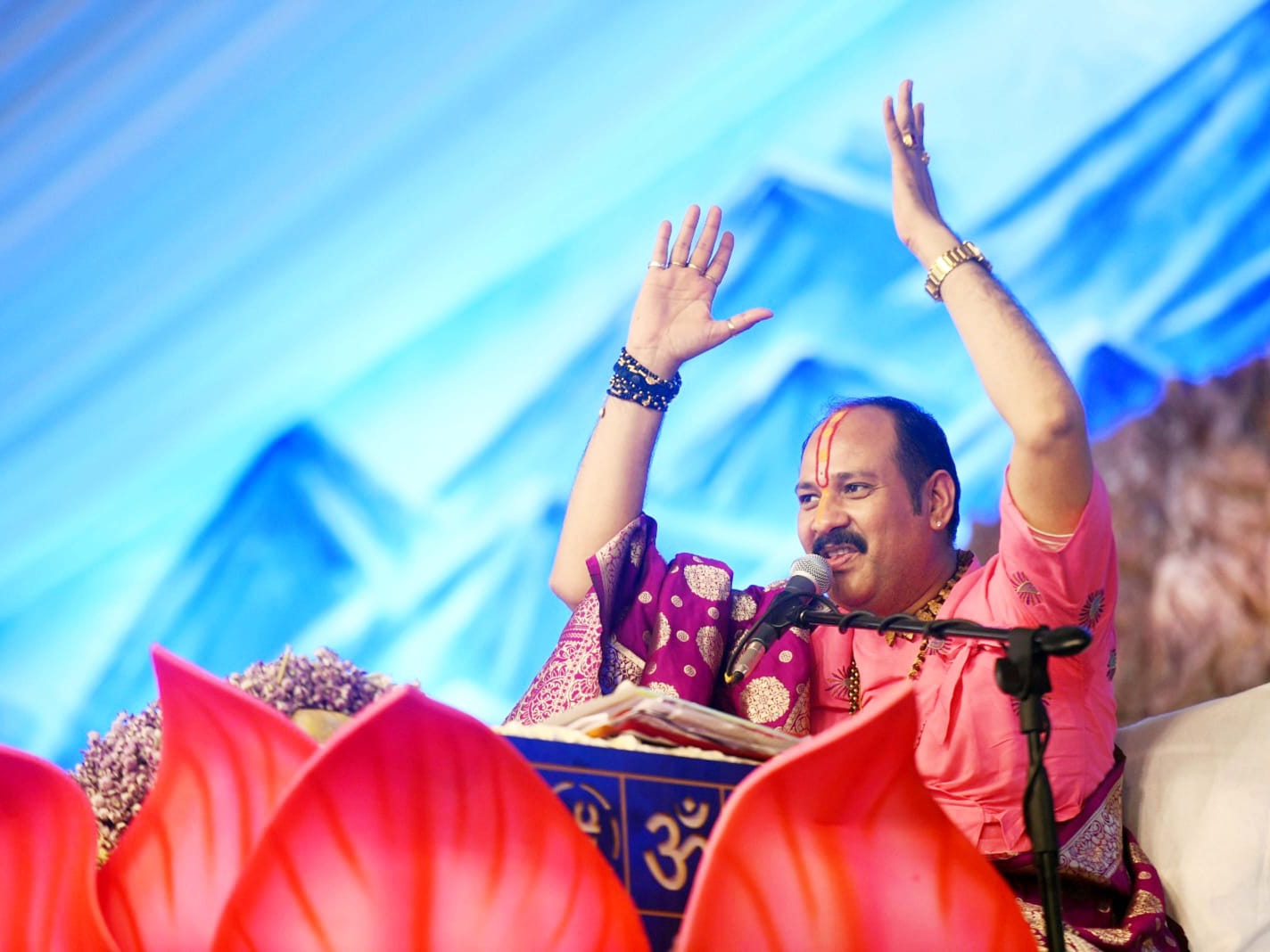 P Pandit Pandit Pradeep Mishra said - If you drown in it, you will get wet ...