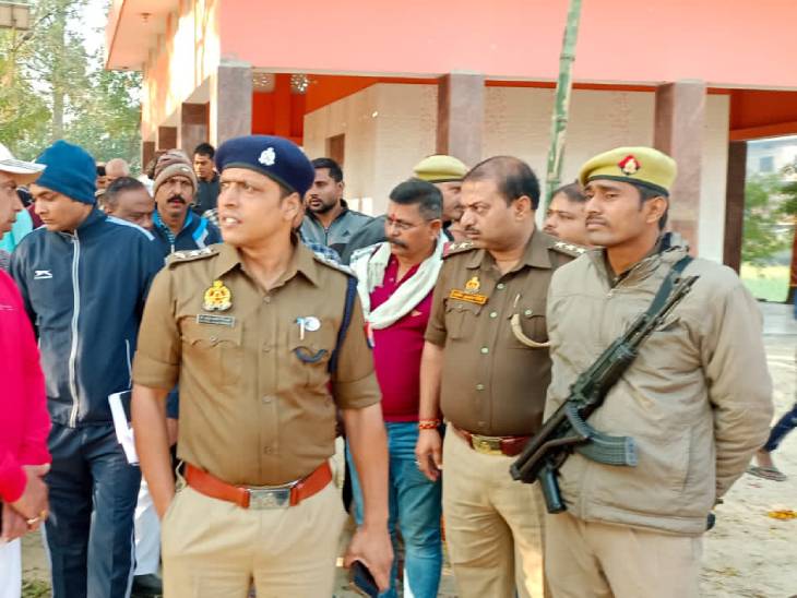 मंदिर पहुंचे ACP डॉ. अतुल अंजान त्रिपाठी ने कहा कि नई मूर्तियां जल्द स्थापित कराएंगे।