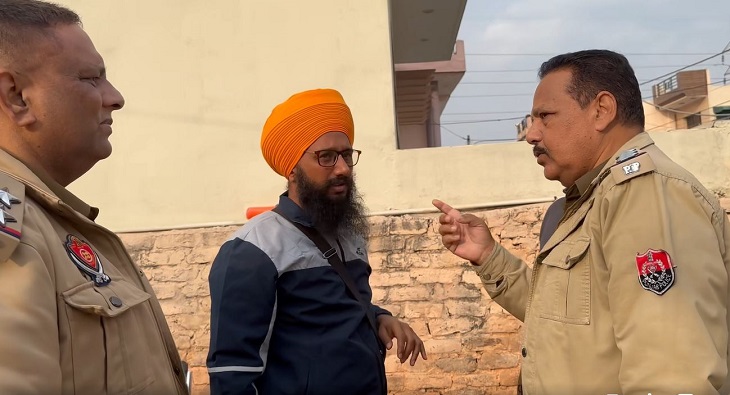 इंसाफ मार्च से पहले बरजिंदर परवाना घर में नजरबंद, घर में आए दोस्त के... 2 लाइव होकर पुलिस अधिकारियों से सवाल-जवाब करता बरजिंदर सिंह परवाना