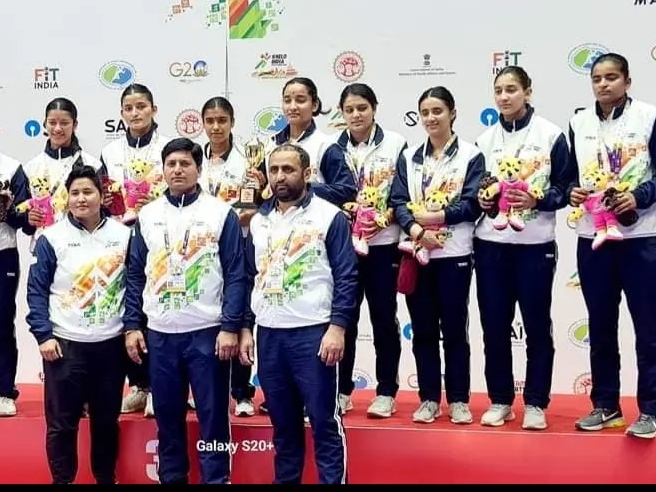खेलो इंडिया में पदक जीतने वाली हिमाचल की कबड्‌डी टीम।