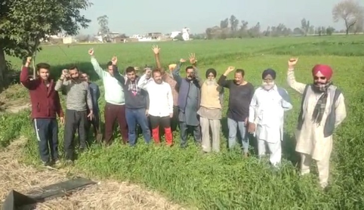पठानकोट के विभिन्न गांवों में किसानों के खेतों से मोटर चोरी होने पर किसानों में रोष है।