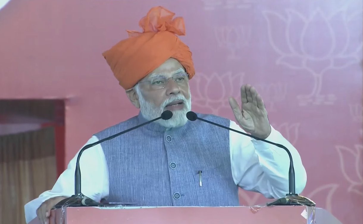 दौसा के धनावड़ में सभा को संबोधित करते हुए प्रधानमंत्री नरेंद्र मोदी।