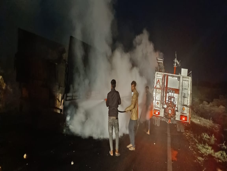 पांच दिन पहले भी डंपर से हादसा होने के बाद हाईवे पर हुआ था हंगामा।