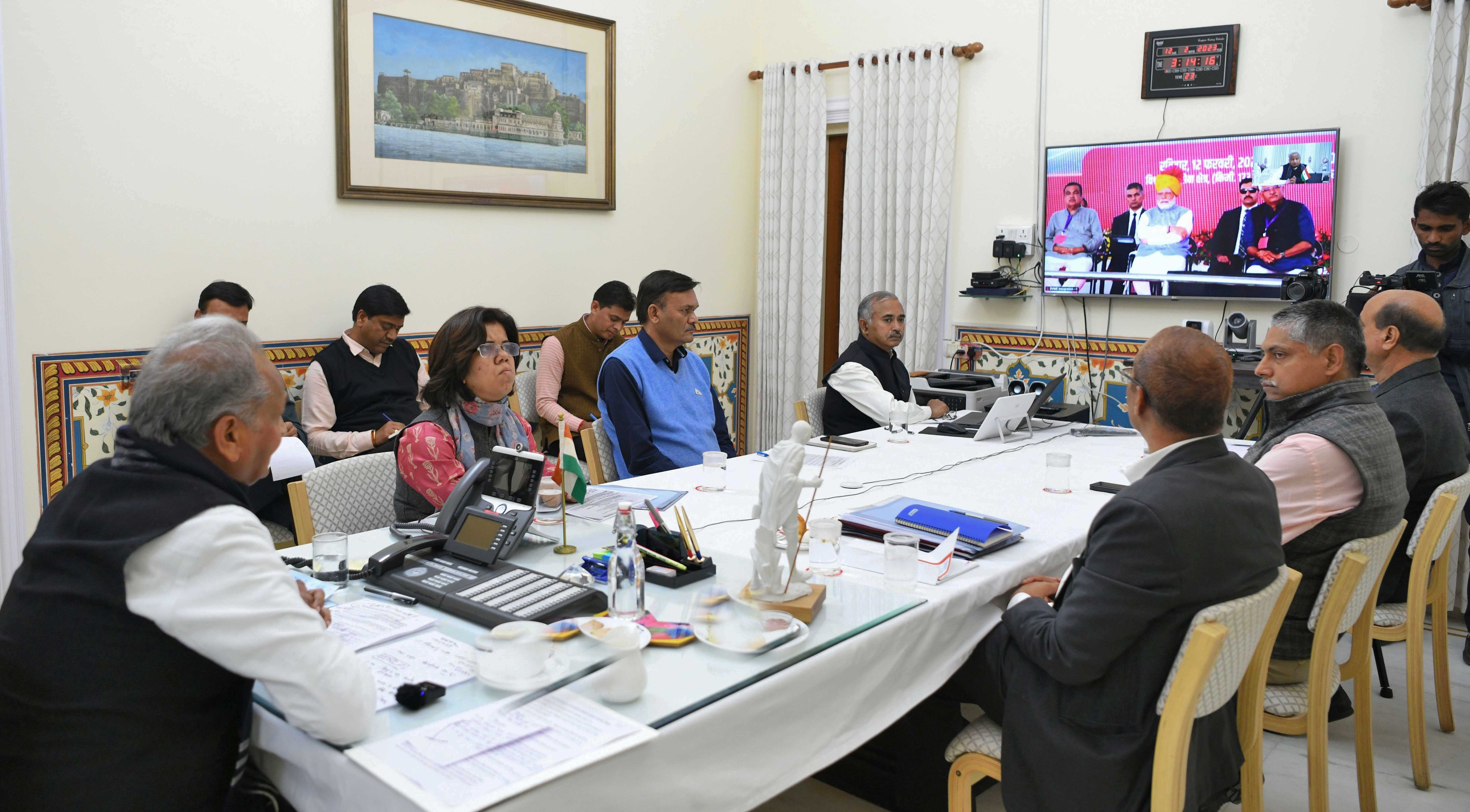 रविवार को CM अशोक गहलोत जयपुर से वीडियो कॉन्फ्रेंसिंग के जरिए दिल्ली-मुम्बई एक्सप्रेस-वे के लोकार्पण समारोह में शामिल हुए।