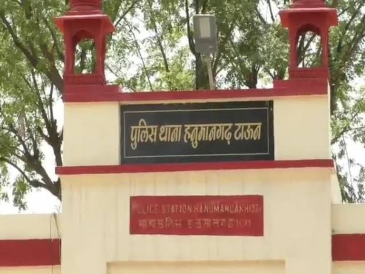 टाउन पुलिस ने सोमवार रात गांव मटोरियांवाली ढाणी के पास से बाइक सवार 2 युवकों को 140 ग्राम स्मैक सहित गिरफ्तार किया है। - Dainik Bhaskar