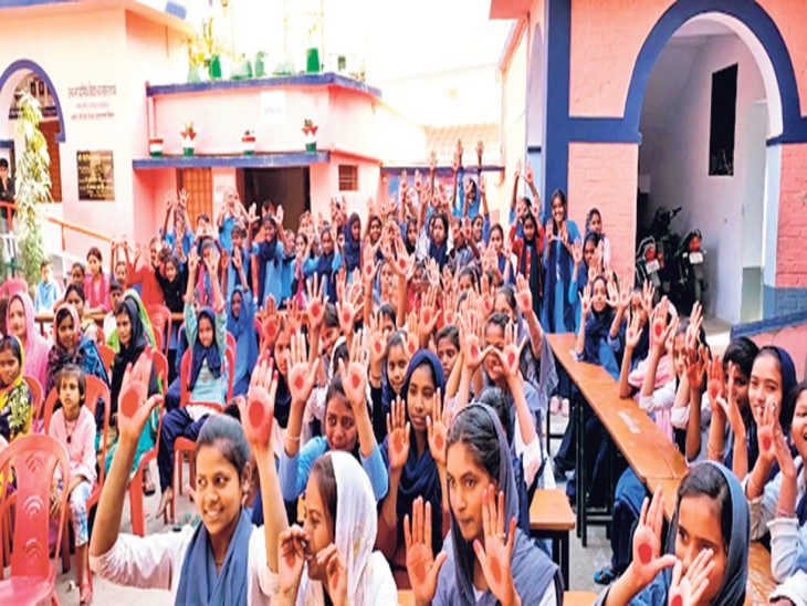 Sanitary pad vending machine installed in Ballia Upgraded Urdu