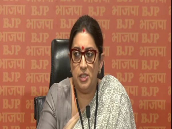 स्मृति ईरानी ने कहा- जॉर्ज सोरोस ने ऐलान किया है कि वे भारत में ऐसी व्यवस्था बनाएंगे, जो हिन्दुस्तान के हितों की नहीं उनके हितों की रक्षा करेगी।