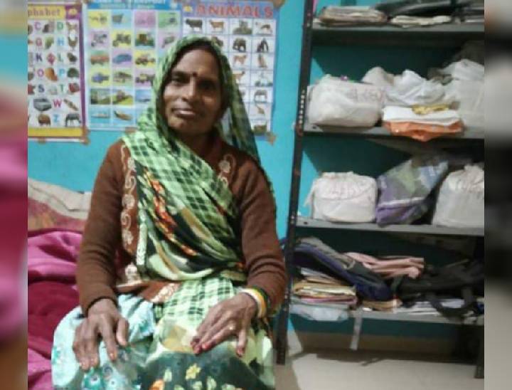 धार की झमुबाई अपने रिश्तेदार के साथ सीहोर के कुबेरेश्वर धाम पहुंची थी। वहां भगदड़ के बाद से उनका पता नहीं चल सका है।