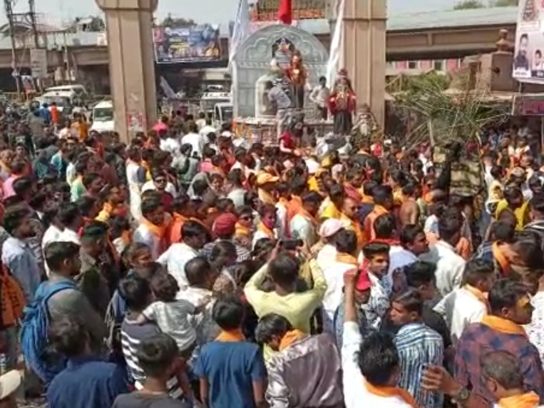 श्रद्धालुओं ने लगाए बाबा महाकाल के जयकारे।