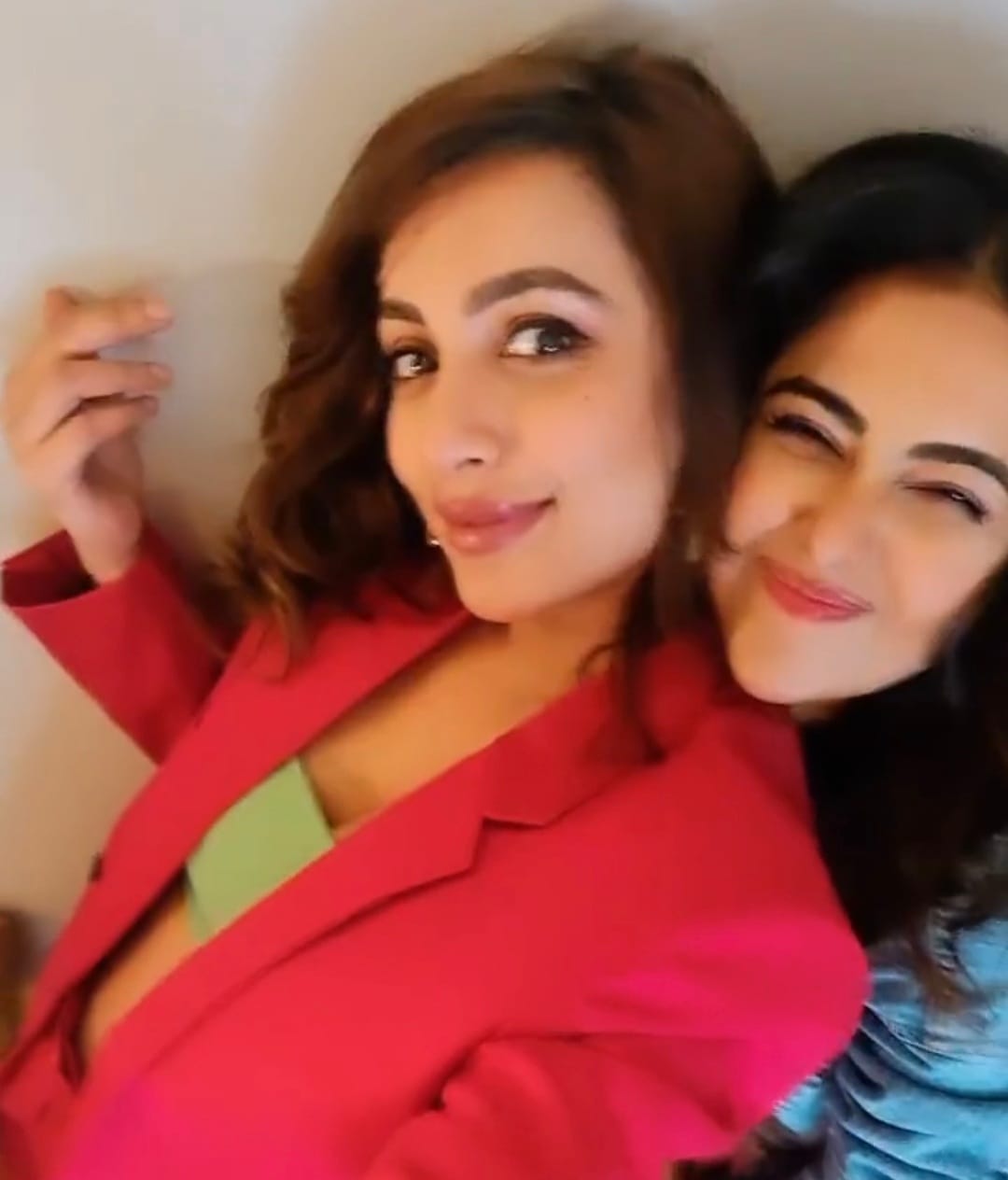 रायपुर में अविका ने अपनी दोस्त के साथ मस्ती की।