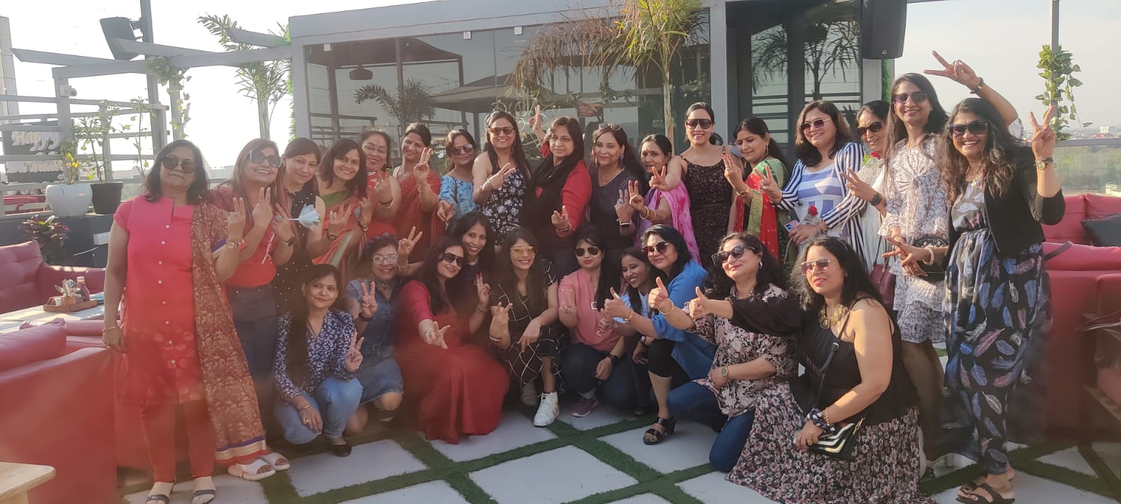 प्रेसिडेंट मीनाक्षी जैन व वाइस प्रेसिडेंट शिल्पा अग्रवाल ने बताया कि क्लब के कोर टीम मेंबर्स शिल्पी सक्सेना, शिवानी सक्सेना, मीना सैनी, सुनीता कराडिया व रुचि टिक्किवाल ने इस कार्यक्रम को संजोने में अपना सहयोग दिया।