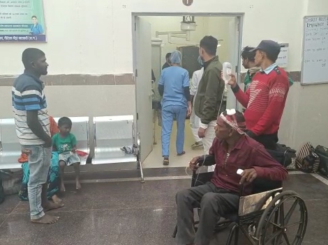 घायलों को जिला अस्पताल में कराया गया भर्ती।