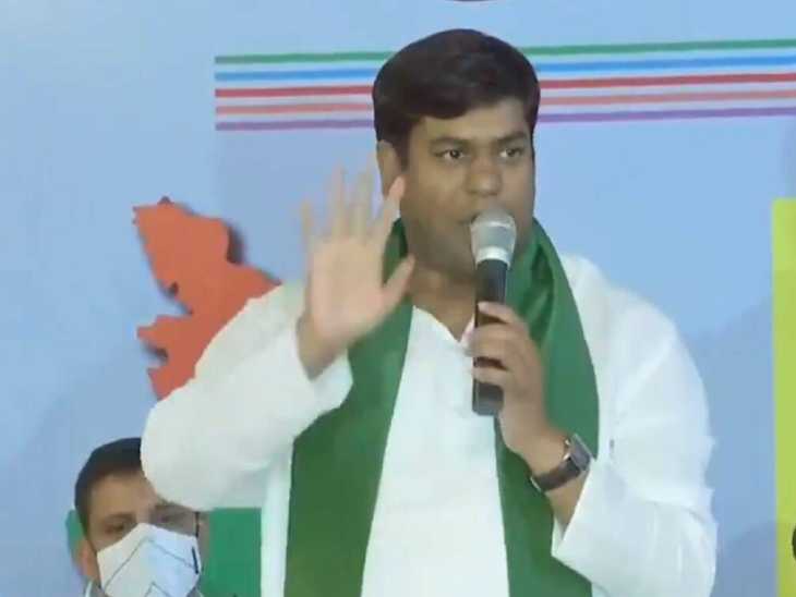 कयास है कि आने वाले दिनों में सहनी एक बार फिर एनडीए में शामिल हो सकते हैं।