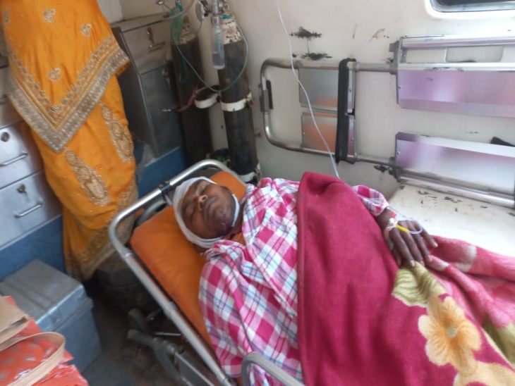 बस कंडक्टर गंभीर रूप से घायल।