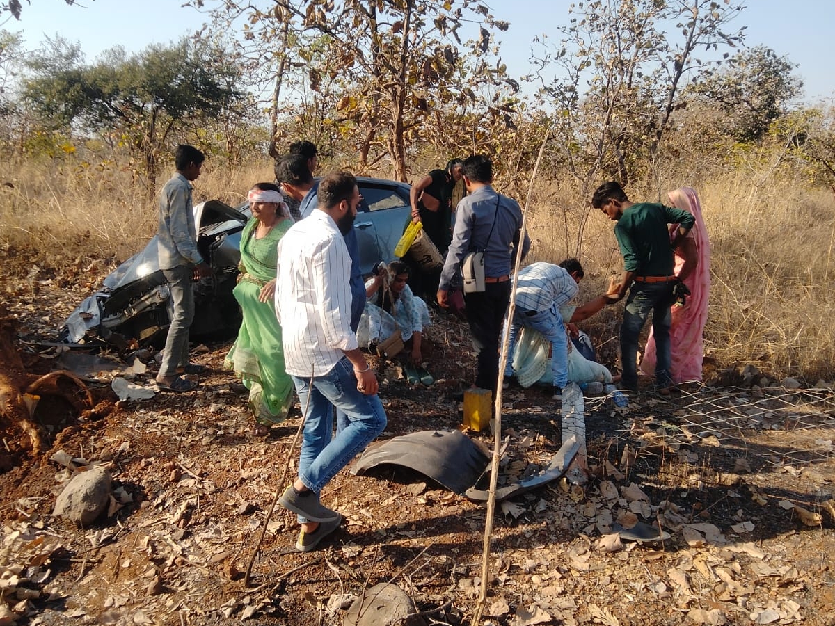 An uncontrolled car full of women passengers collided with a tree, the ...