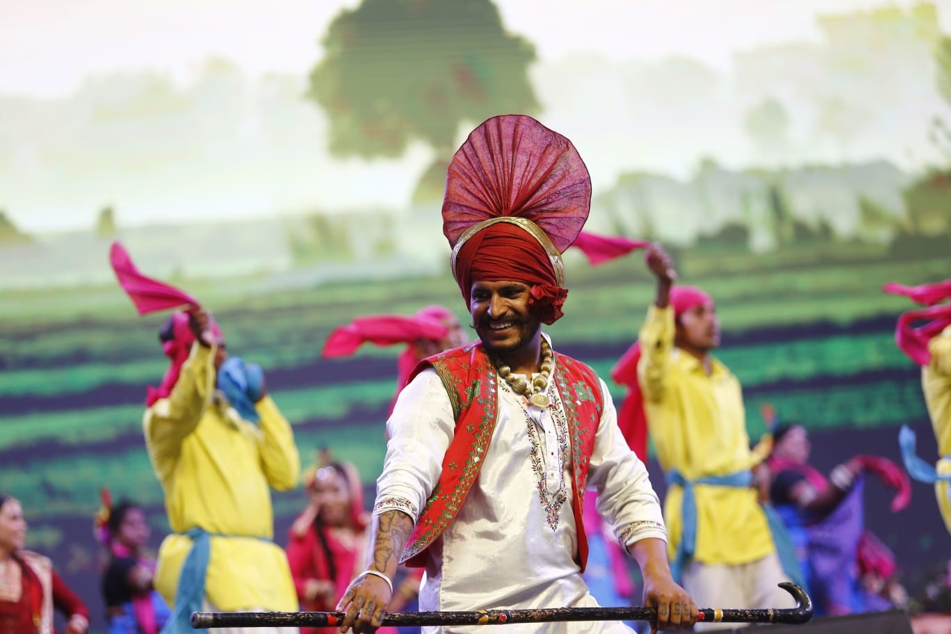 पंजाब के कलाकारों ने लोक नृत्य प्रस्तुत किए।