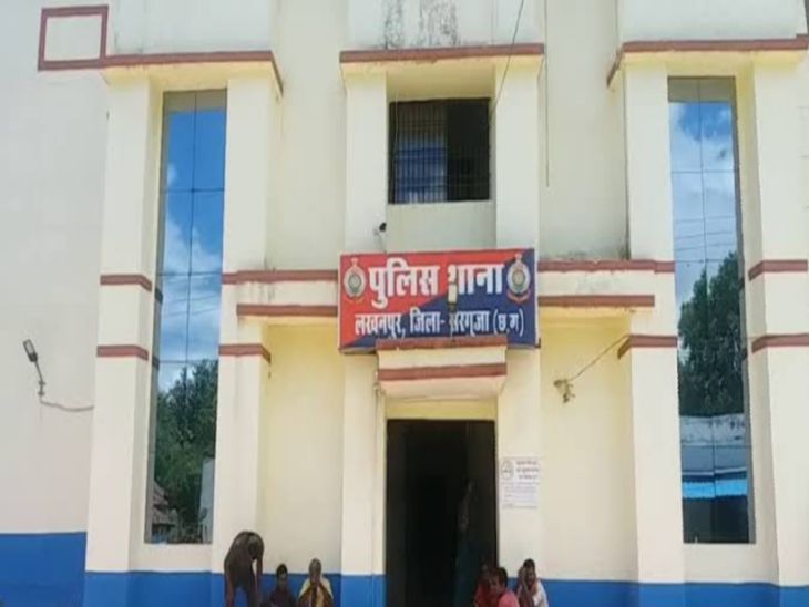 लखनपुर थाना क्षेत्र के कुन्नी चौकी अंतर्गत ग्राम तिरकेला पोटेखार में हुई हत्या की वारदात।